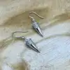 131563 boucles d'oreilles pendantes en forme de conoïde orné d'oxydes  argent 925 millième (22 ct) 4,48g