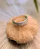 bague en or blanc sertie de deux ligne de diamants dont une de taille baguette et une de taille brillant or 750 millième (18 ct) 2
