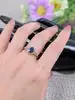 bague or centré d'un saphir ovale facetté entouré de petits diamants or 750 millième (18 ct) 2,81g