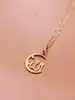 collier or orné d'un pendentif allah forme lune & étoile ajouré or 750 millième (18 ct) 1,48g