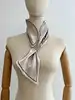 foulard beige réversible double face avec anneau pavé de strass