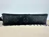pochette louis vuitton volga en toile monogram eclipse grise / noire