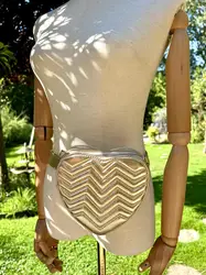 sac à main maje coeur en cuir métalisé doré