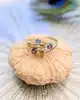 bague or sertie de 5 pierres de couleur or 750 millième (18 ct) 2,07g