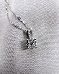 collier or blanc avec un pendentif pavé de petits diamants or 375 millième (9 ct) 1,32g