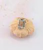 bague sertie d'une topaze bleue taille émeraude or 750 millième (18 ct) 4,67g