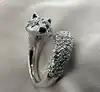 bague swarovski polar bestiary renard en métal rhodié argenté et cristaux pavés blancs t55