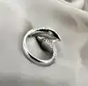 bague swarovski polar bestiary renard en métal rhodié argenté et cristaux pavés blancs t55
