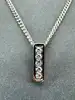 collier fine maille gourmette avec pendentif barre rectangulaire serti de zircons argent 925 millième (22 ct) 6,18 g