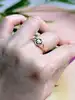 bague filigrane motif fleur émaillée or 750 millième (18 ct) 1,65g