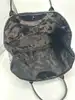 sac cabas longchamp roseau en cuir verni noir effet froissé avec son fermoir métallique argenté