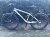 velo btwin rockrider blanc et noir