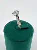 bague bague solitaire centrée d'un oxyde épaulé de 2 lignes de petits oxydes argent 925 millième (22 ct) 3,01g