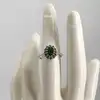 bague marguerite entourage ovale verte serti de zircons blancs argent 925 millième (22 ct) 2,31g