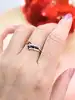 bague v en 2 ors centrée de 3 saphirs forme navette or 750 millième (18 ct) 1,75g