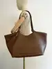 grand sac cabas porté épaule en cuir camel