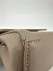 sac à bandoulière michael kors en cuir saffiano beige avec poignée