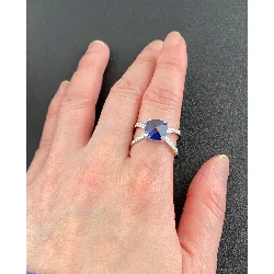 1271540 bague oxyde bleu carré epaulé de 2 lignes d'oxydes blancs