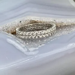 bague alliance us swarovski complètement sertie des oxydes