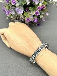 bracelet swarovski jonc jet bangle avec strass et cuir gris