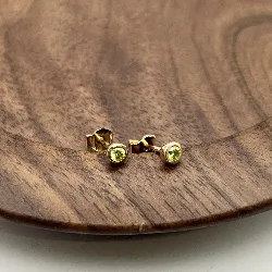 23080450 boucles d'oreilles puces avec oxyde vert d3mm