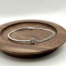 87393918 bracelet demi jonc avec un oxyde rond l18 cm argent 925 millième (22 ct) 3,9g argent 925 millième (22 ct) 3,9g