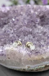 boucles d'oreilles or blanc chacune sertie d'un diamant d'environ 0,20ct or 750 millième (18 ct) 1,52g