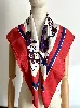 carré 90 / foulard hermès en soie dans les tons dominants rouge et bleu