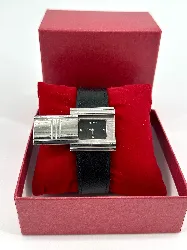 montre femme hermès glissade mouvment en quartz, boîtier en acier et bracelet en cuir noir
