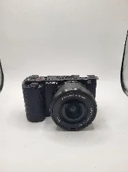 pack appareil photo hybride vlogging hybride sony zv-e10 + e pz 16-50mm f/3,5-5,6 oss + 2ème batterie + chargeur de batterie