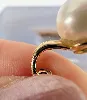 boucles d'oreilles clips en or chacune ornée d'une perle de culture blanche or 750 millième (18 ct) 4,65g