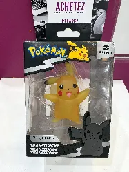 figurine pikachu translucide