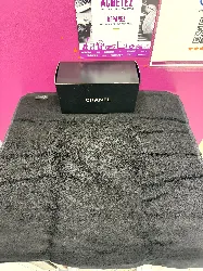 petite serviette chanel noir