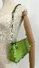 sac porté épaule michael kors empire en cuir effet crocodile vert pomme avec détails argentés