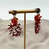 boucles d'oreilles pendantes motif corail