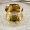 brac bracelet manchette ouvert effet martelé