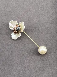 broche fleur avec oxydes et perles synthétiques