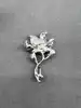 broche fleur pavé d'oxydes