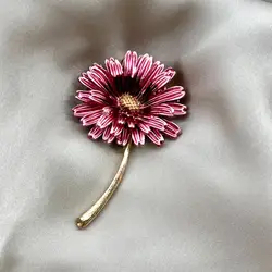 broche marguerite en métal doré
