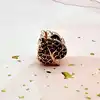 charm pandora feuille pavé scintillant en or rose avec cristaux dégrades rose et violet