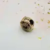 charm pandora signature o couronné pavé centre ouvert