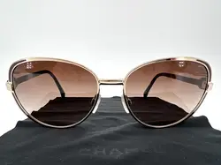 lunettes de soleil chanel camélia 4187 c.395/3b monture en métal doré et acétate écaille, verres marron dégradé