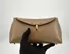 mini pochette toteme t-lock en cuir taupe