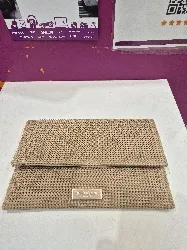 pochette de sortie yves saint laurent