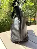 sac cabas vanessa bruno en cuir noir paillettes noir