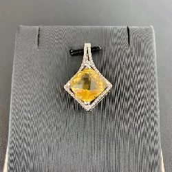pendentif argent quartz jaune carré facetté+oxydes argent 925 millième (22 ct) 4,56g