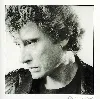 cd johnny hallyday entre violence et violon