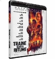blu-ray traîné sur le bitume