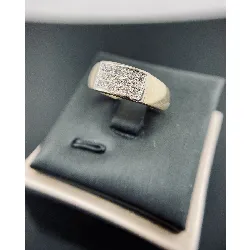 bague 2 ors centrée d'un pavage de diamants or 750 millième (18 ct) 6,78g