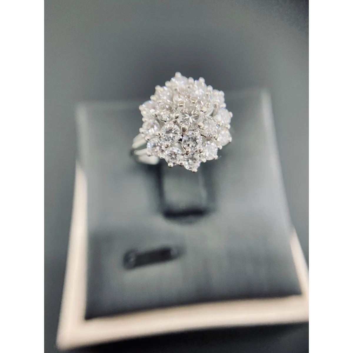 Bague choux Diamants environ 1,50CT au total Or 750 Millième (18